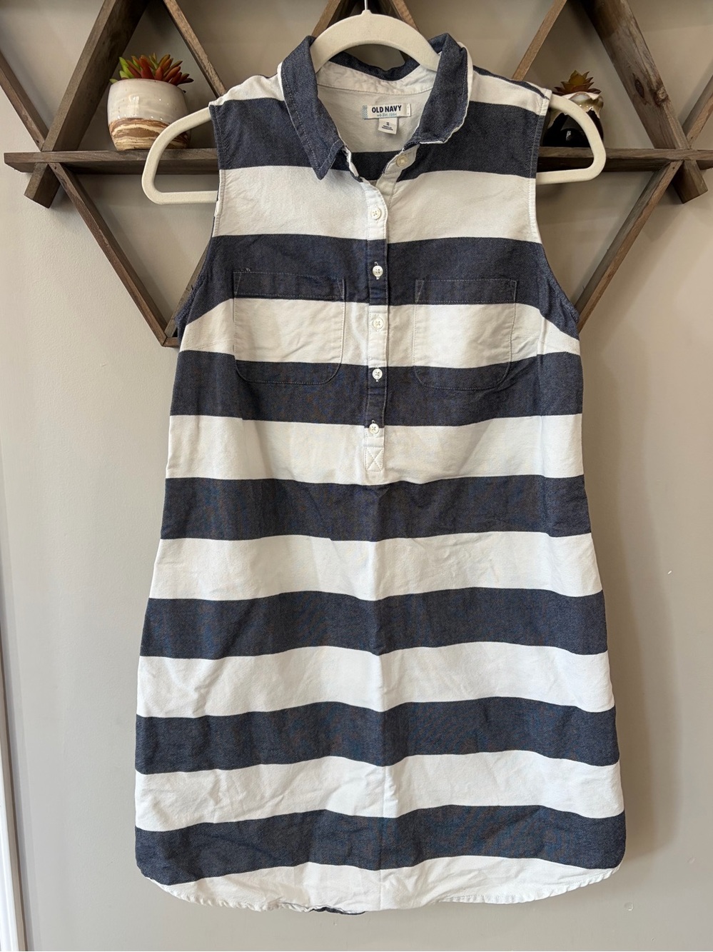 Old Navy White&Navy Striped Sleeveless Shirt Dress/ Swim coverup. Size medium.